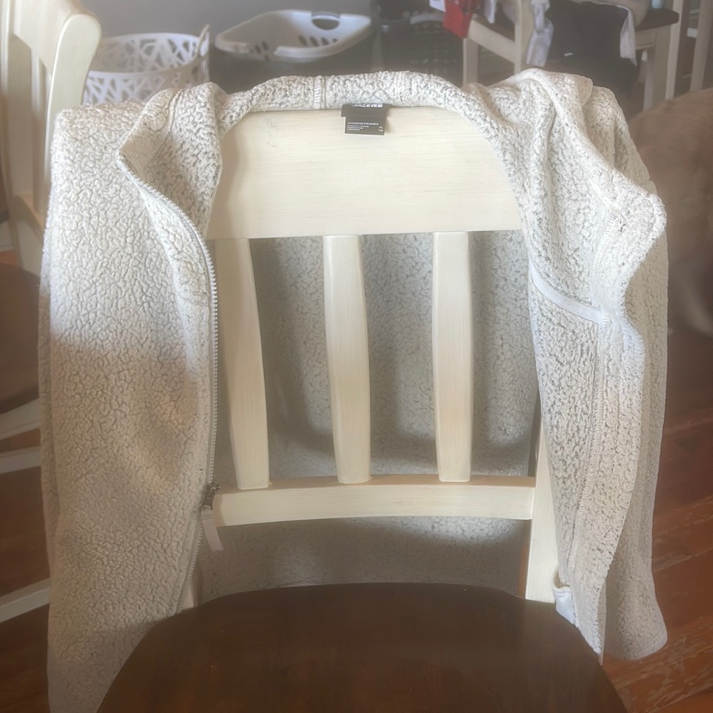 Pre owned north face cream fleece. Womens xl